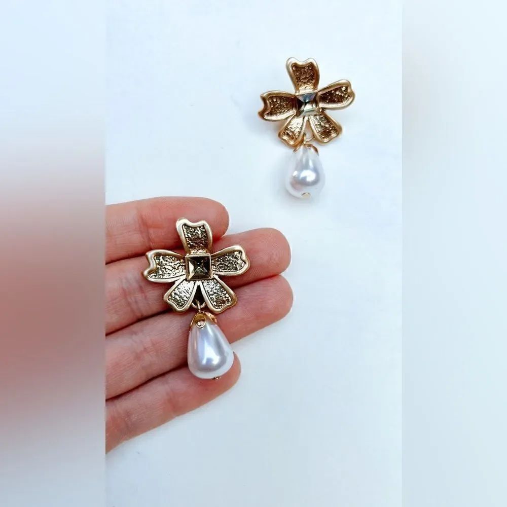 flower statement earrings H51